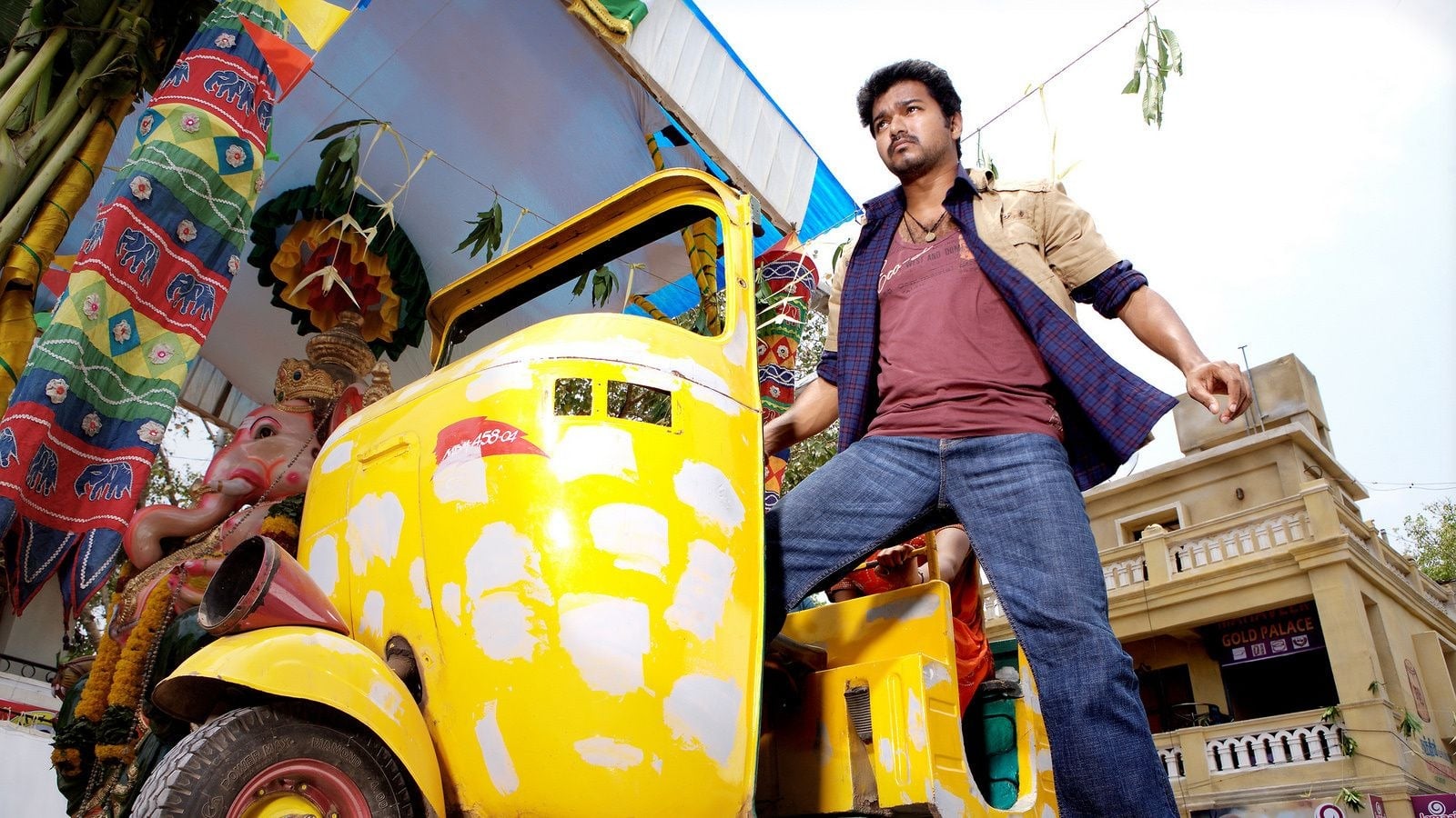 Vettaikaaran Background