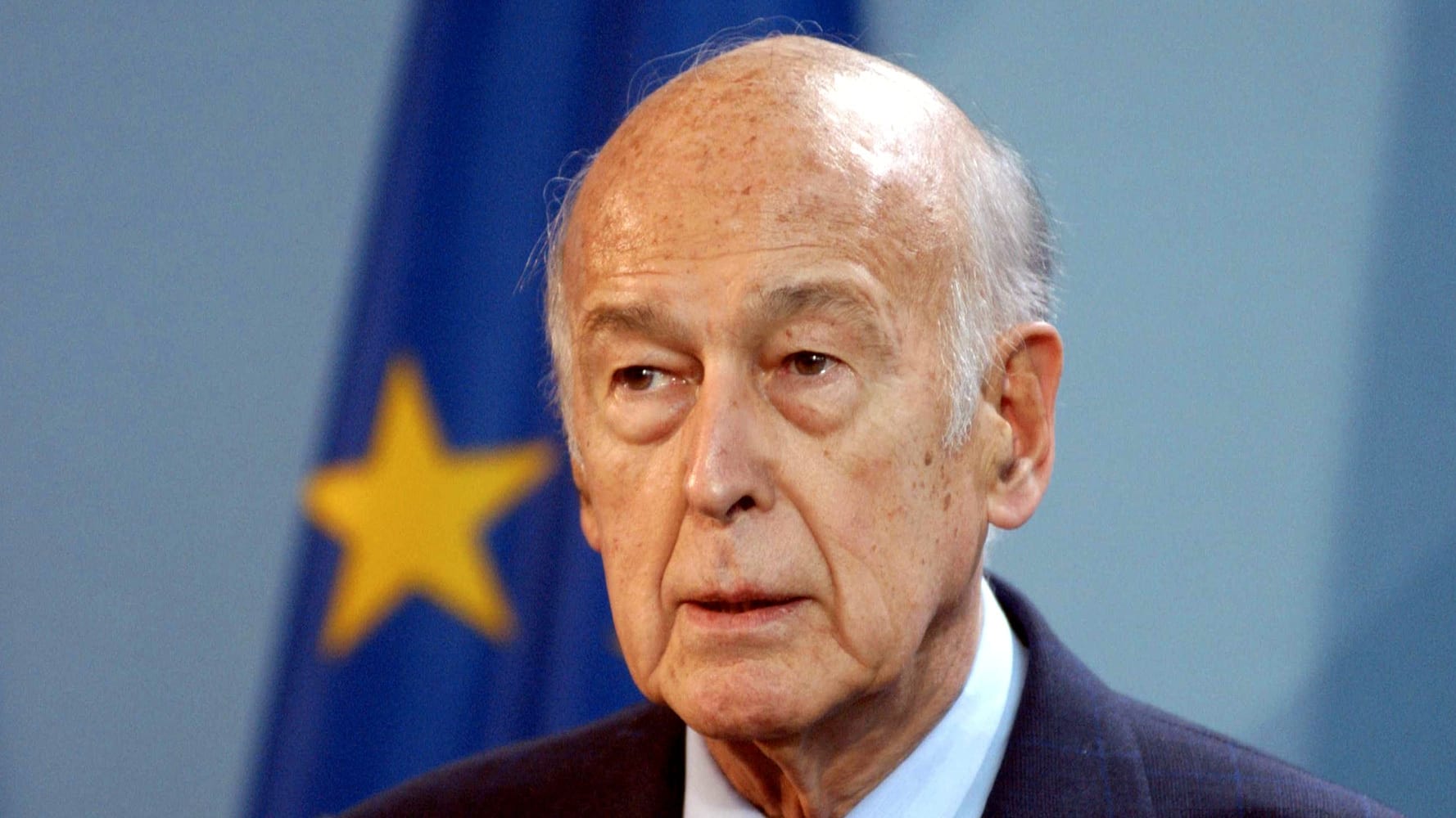 Giscard, l'impossible retour Background