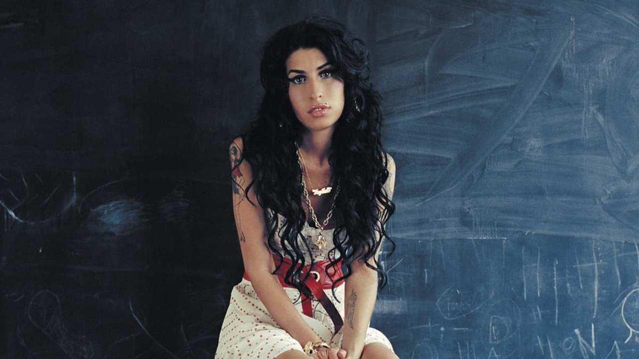 Classic Albums: Amy Winehouse - Back to Black Background