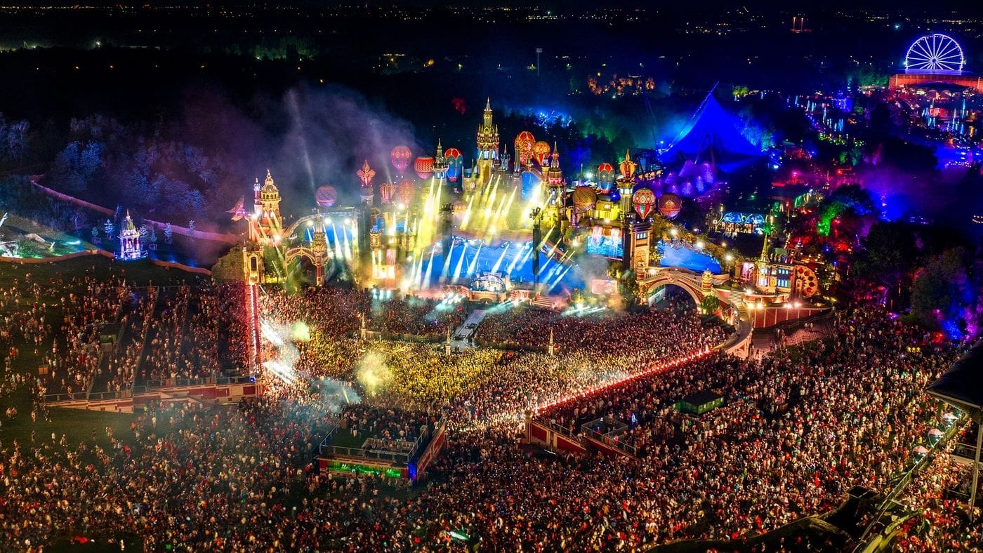 Tomorrowland : 20 ans d'émotions Background