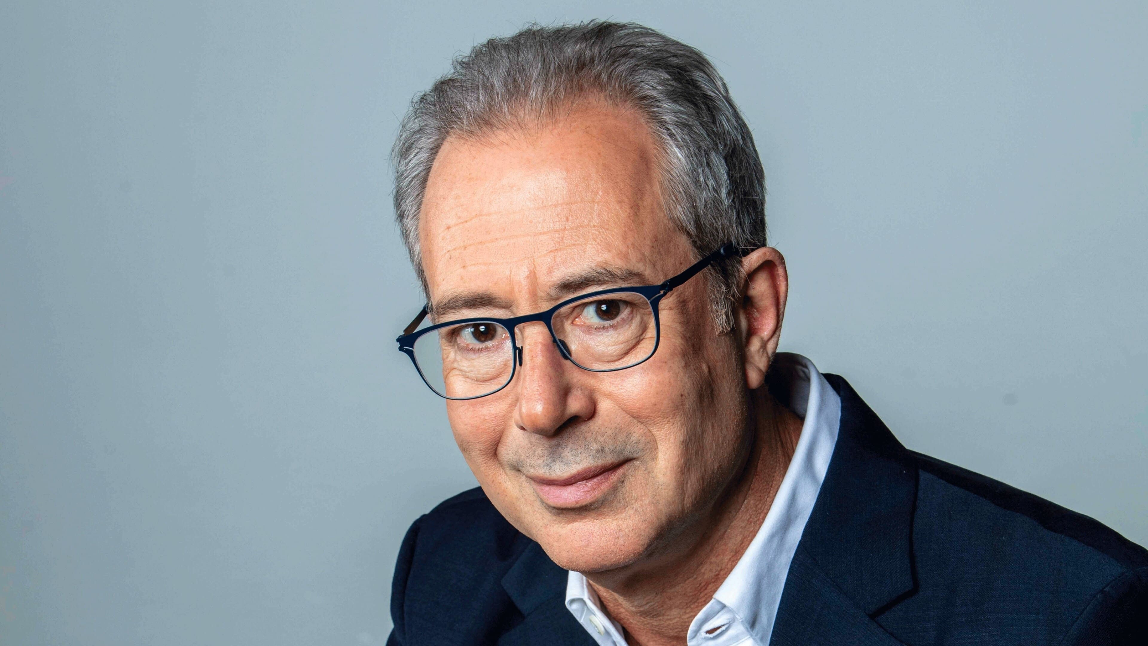 Ben Elton: Live Background