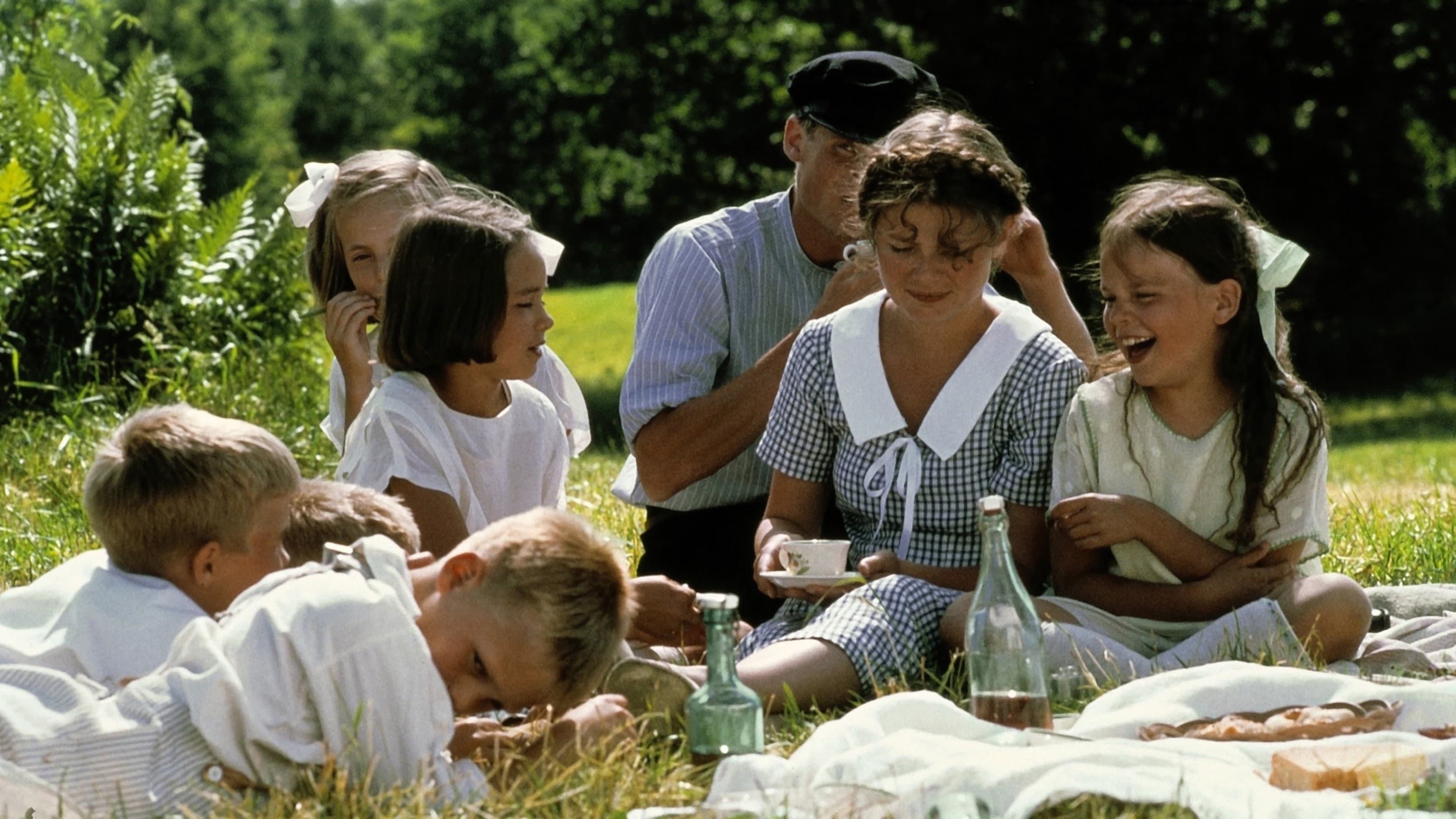 The Children of Noisy Village Background