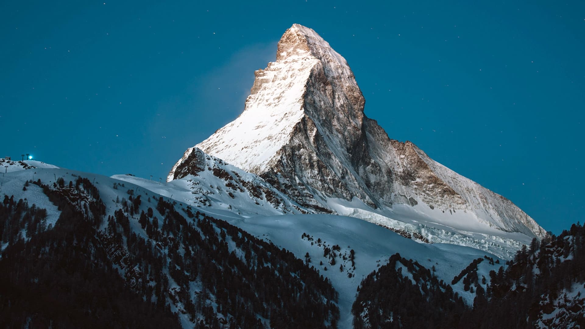 Cervino - La montagna del mondo Background