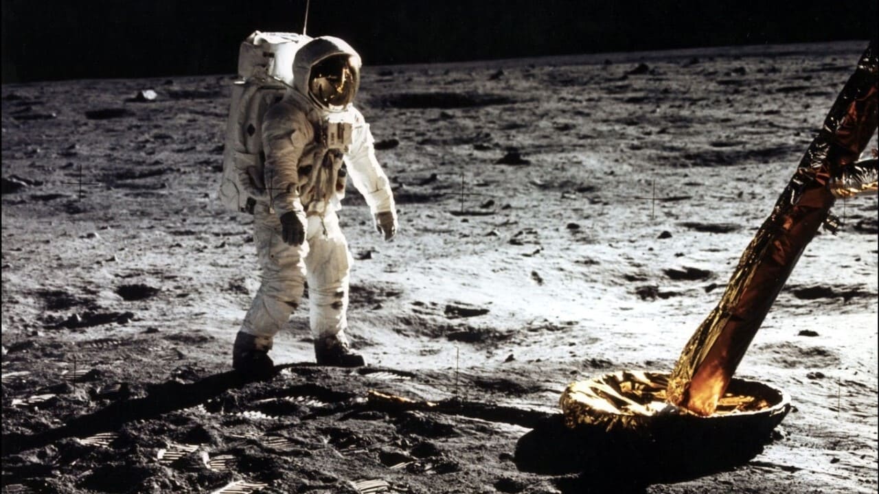 Le premier homme sur la lune : révolution ou canular ? Background