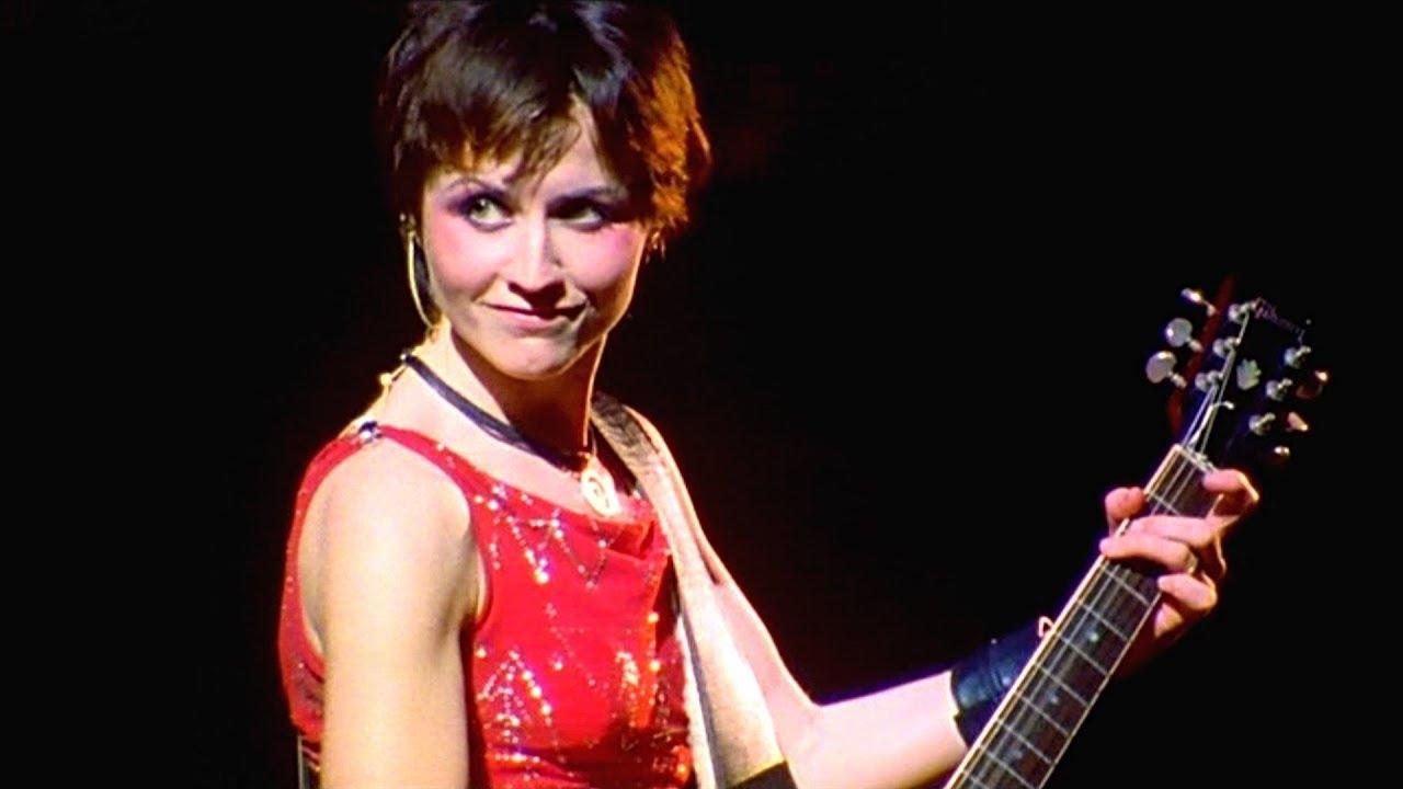 The Cranberries - Beneath the Skin - Live in Paris Background