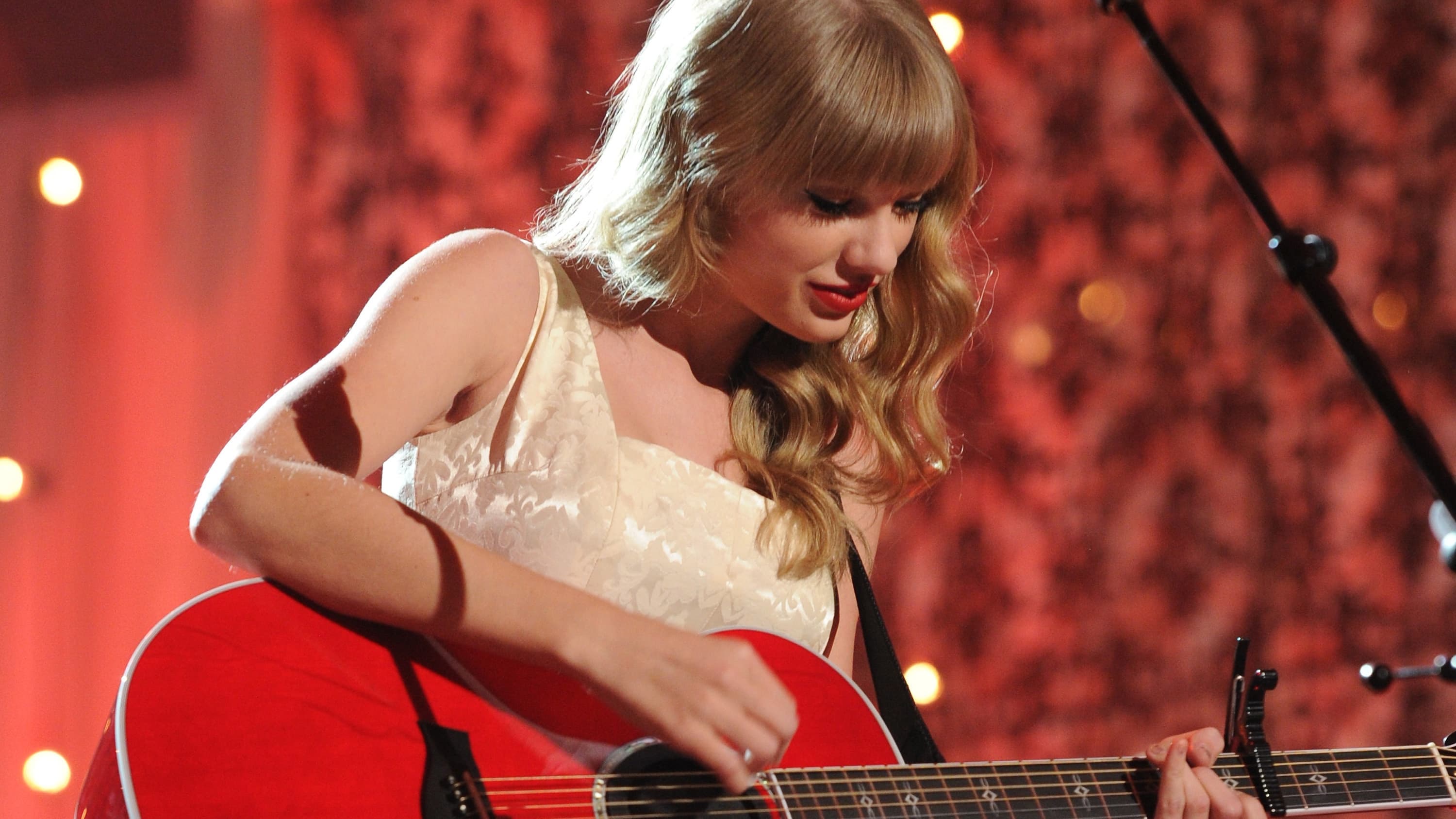 Taylor Swift: VH1 Storytellers Background