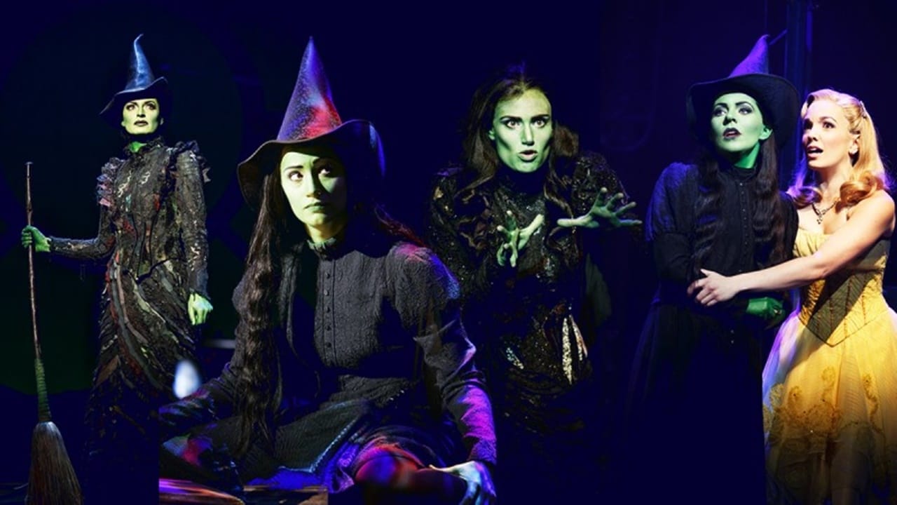 A Very Wicked Halloween: Celebrating 15 Years on Broadway Background